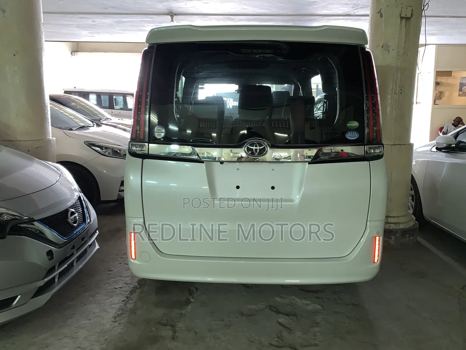 Toyota Noah 2.0 AWD (7 Seater) 2017 White