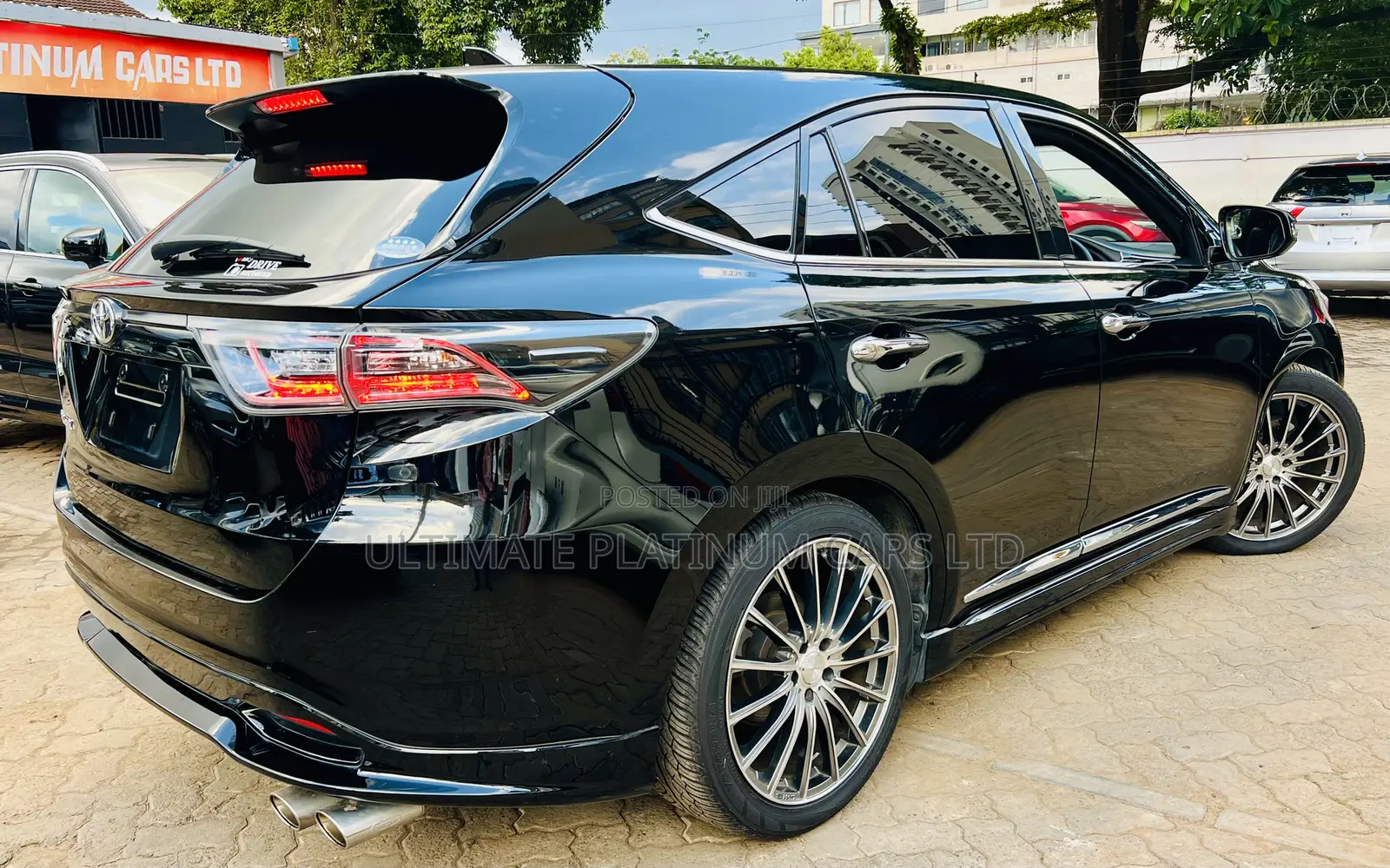 Toyota Harrier 2.0 2017 Black