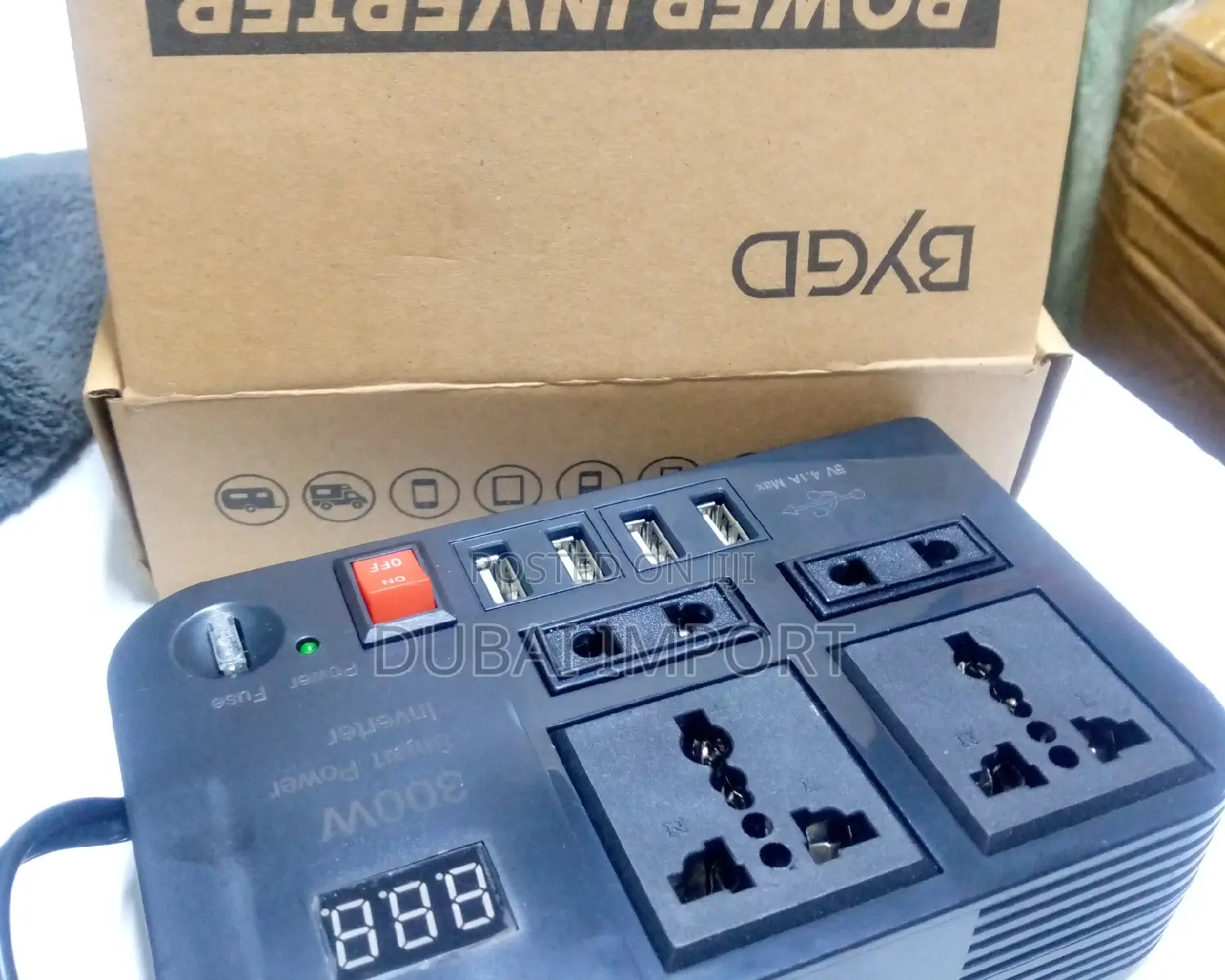 Car Power Inverter 300w With 4 Usb Port and 4 Charging Port