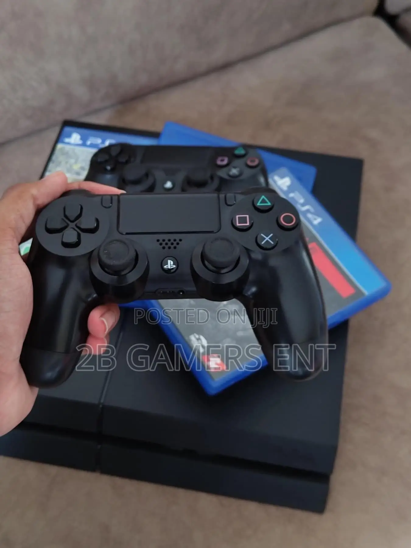 Ps4 STD , 500gb 2 Pads