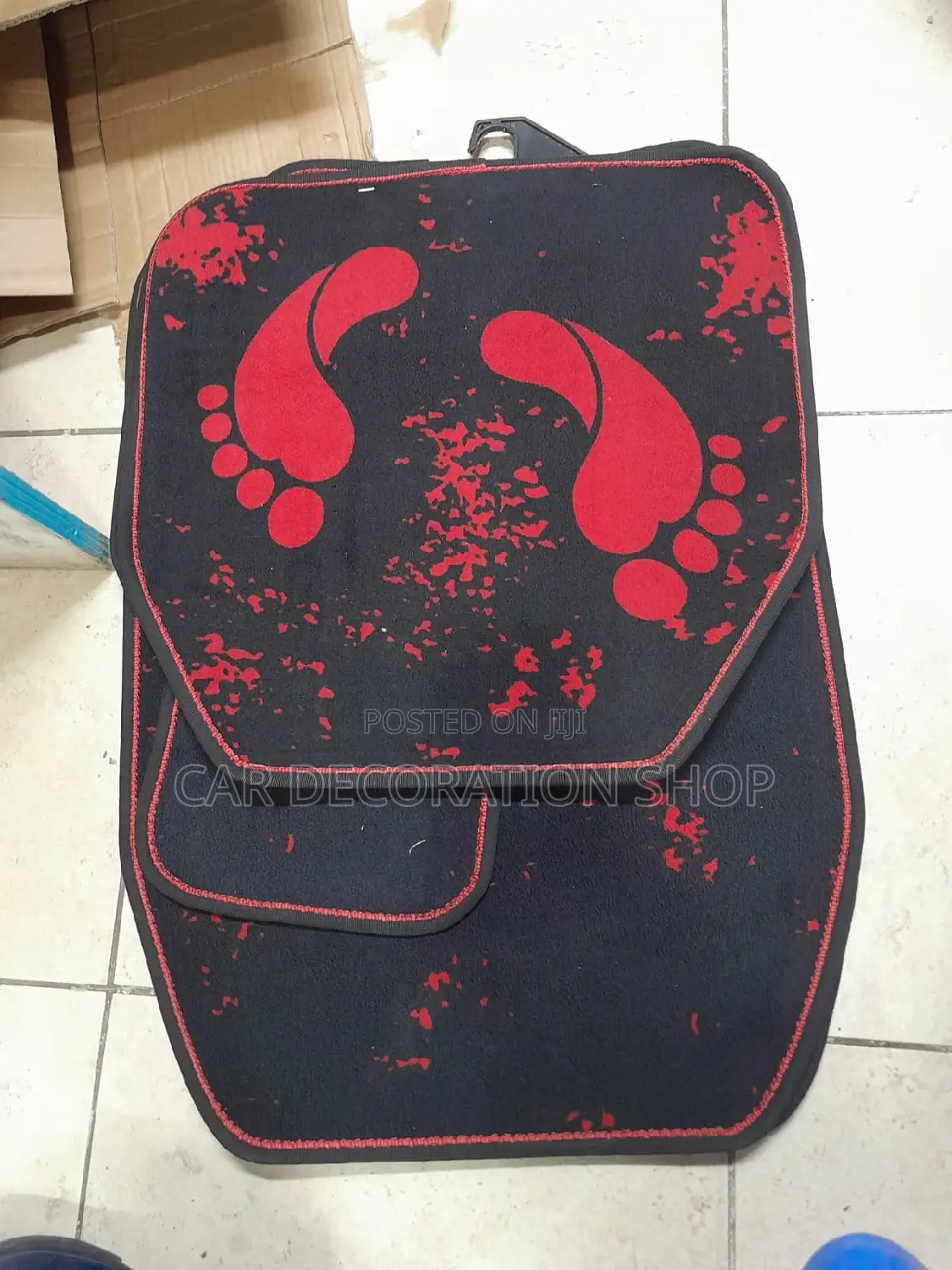 Woolen 5pc Black Mats With Red Footprints