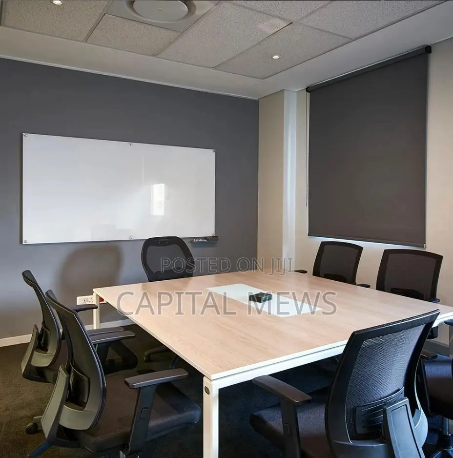 Large Offices With Many Desks