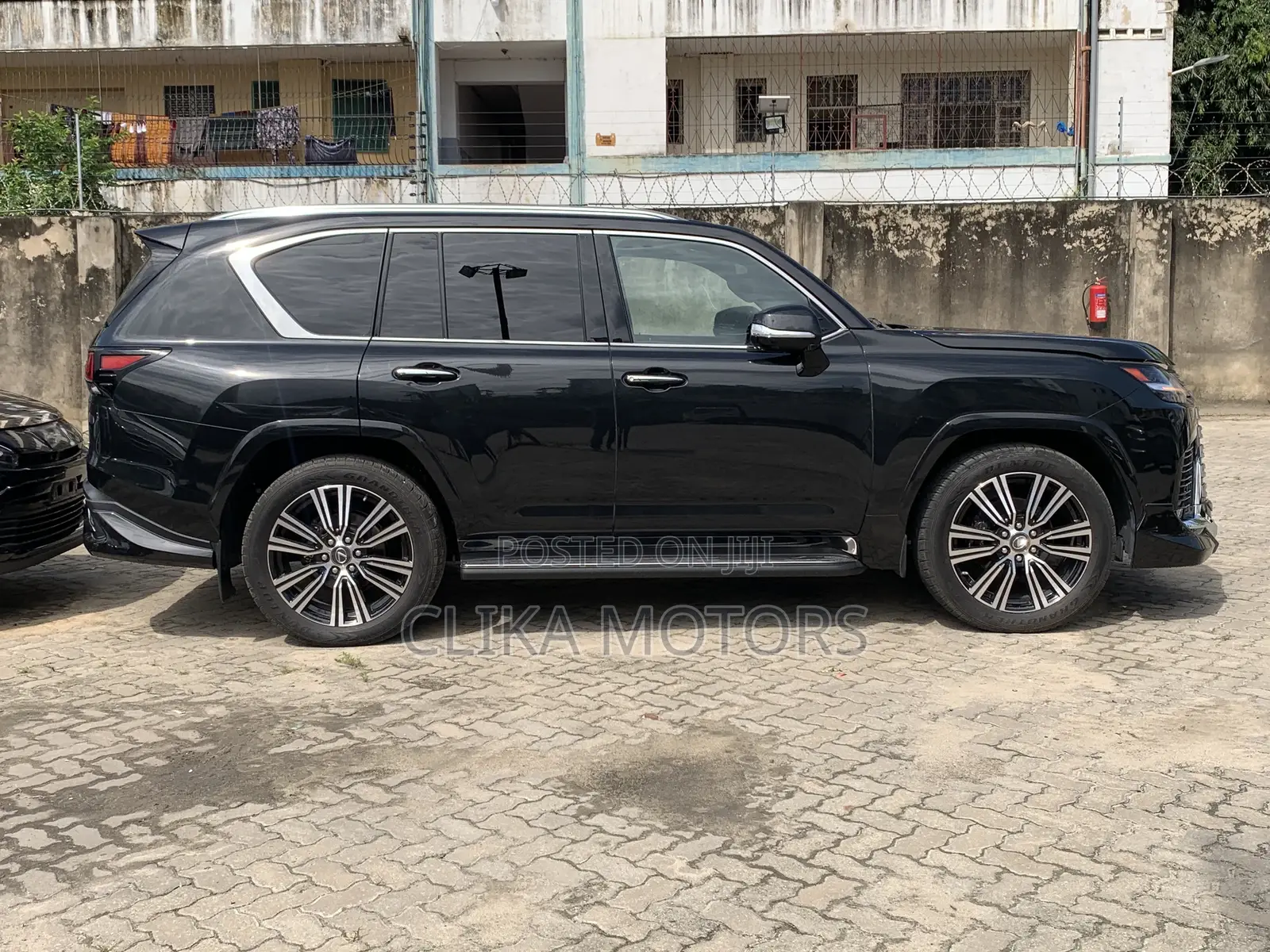 Lexus LX 2022 Black