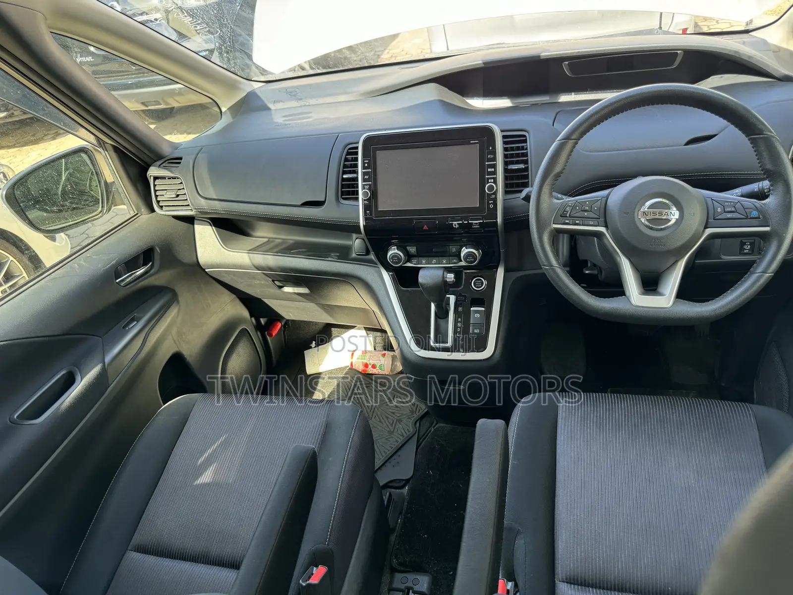 Nissan Serena 2018 Gold