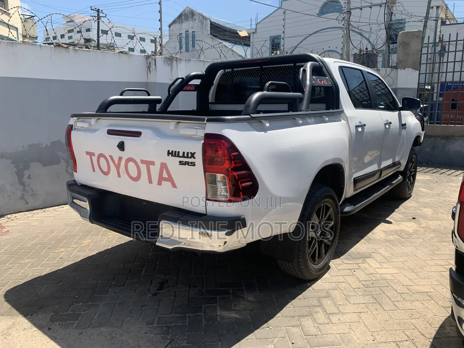 Toyota Hilux SR5 4x4 2016 White