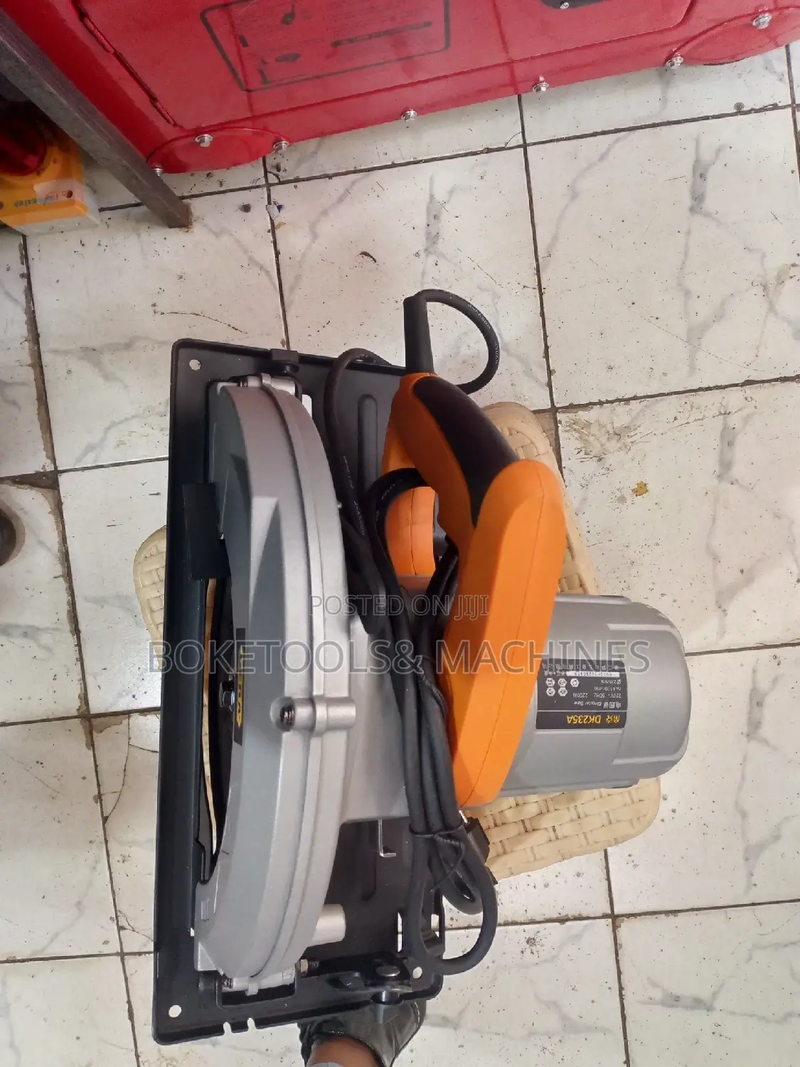 9" Dera Circular Saw