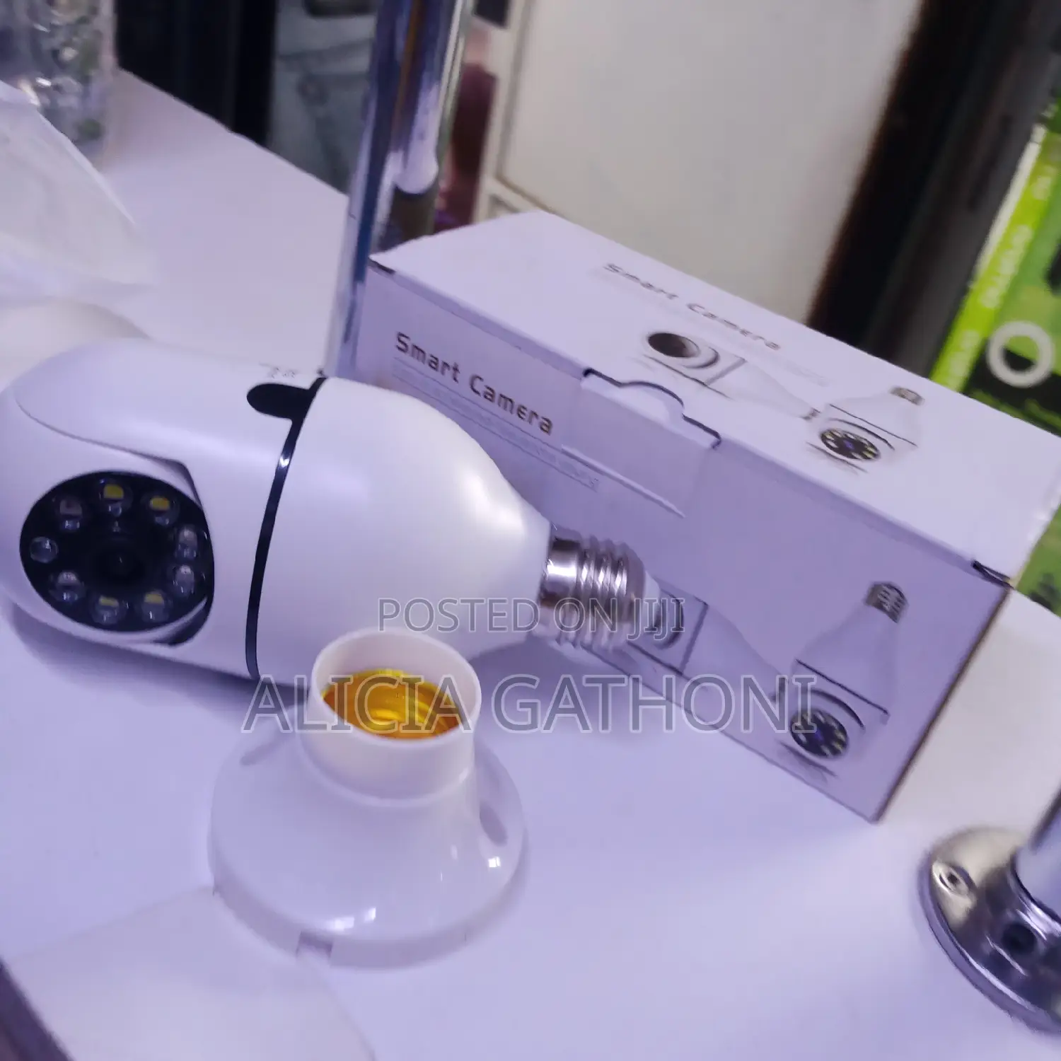 Rotating Bulb Camera With Memory Card Slot