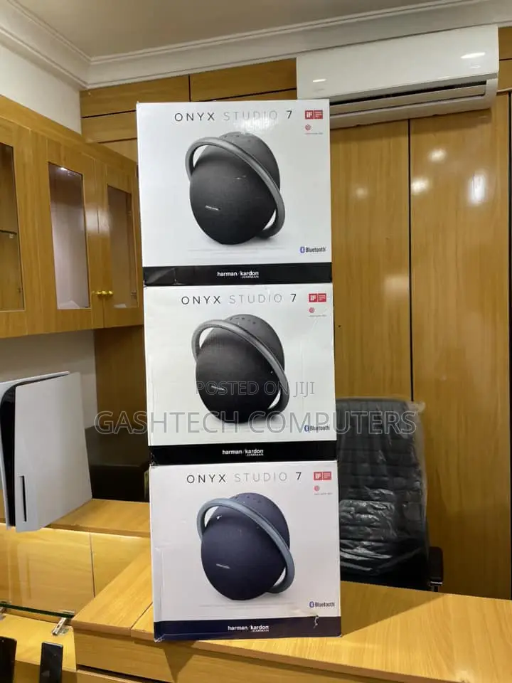 Onyx Studio 7