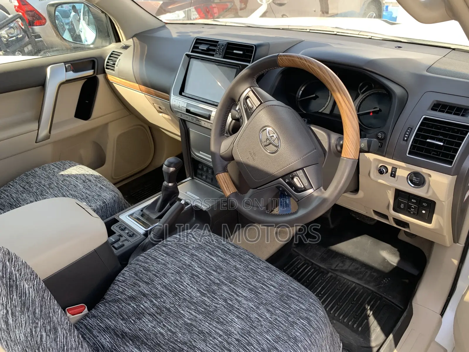 Toyota Land Cruiser Prado 2.8 2020 Pearl