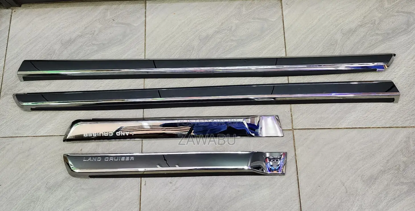 Land Cruiser V8 FJ 200 Chrome Door Moulding