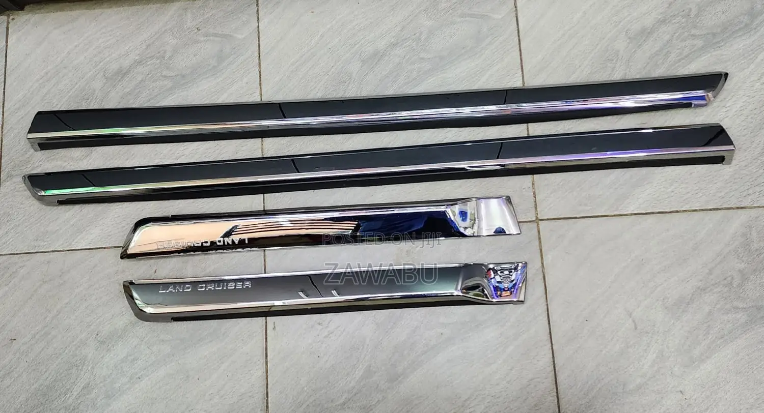 Land Cruiser V8 FJ 200 Chrome Door Moulding