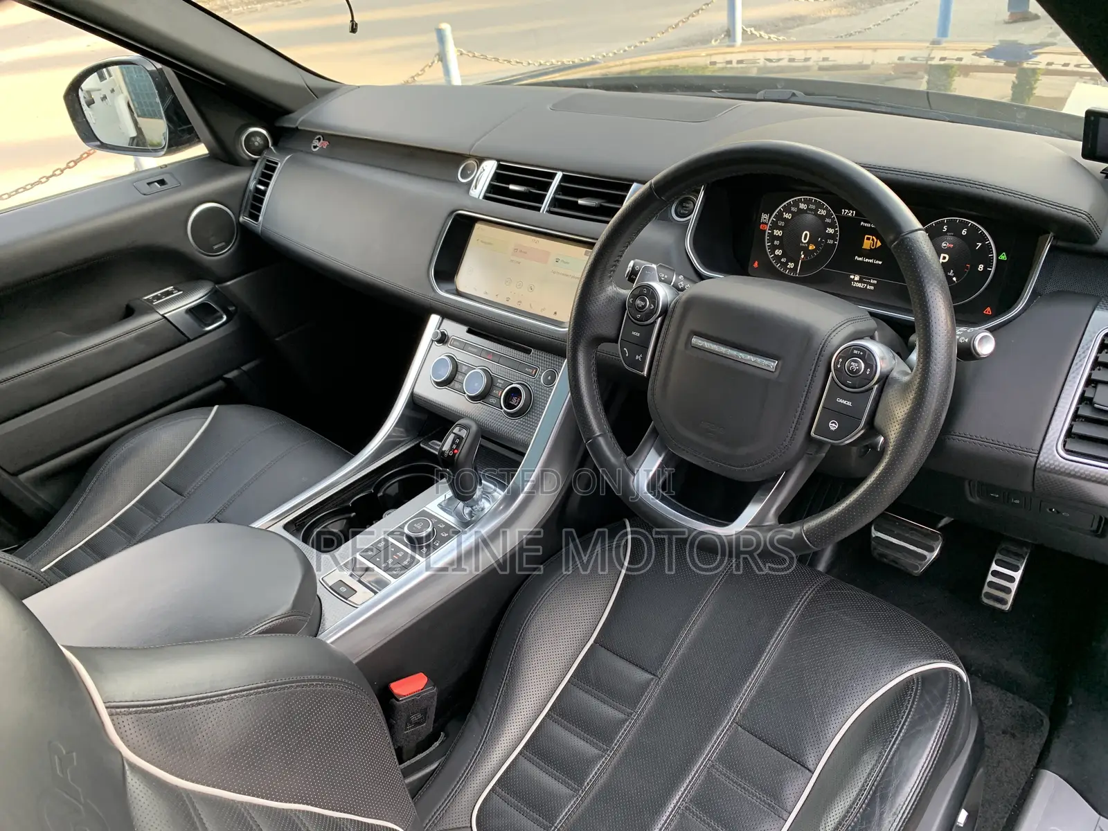 Land Rover Range Rover Sport SVR 4x4 (5.0L 8cyl 8A) 2017 Black