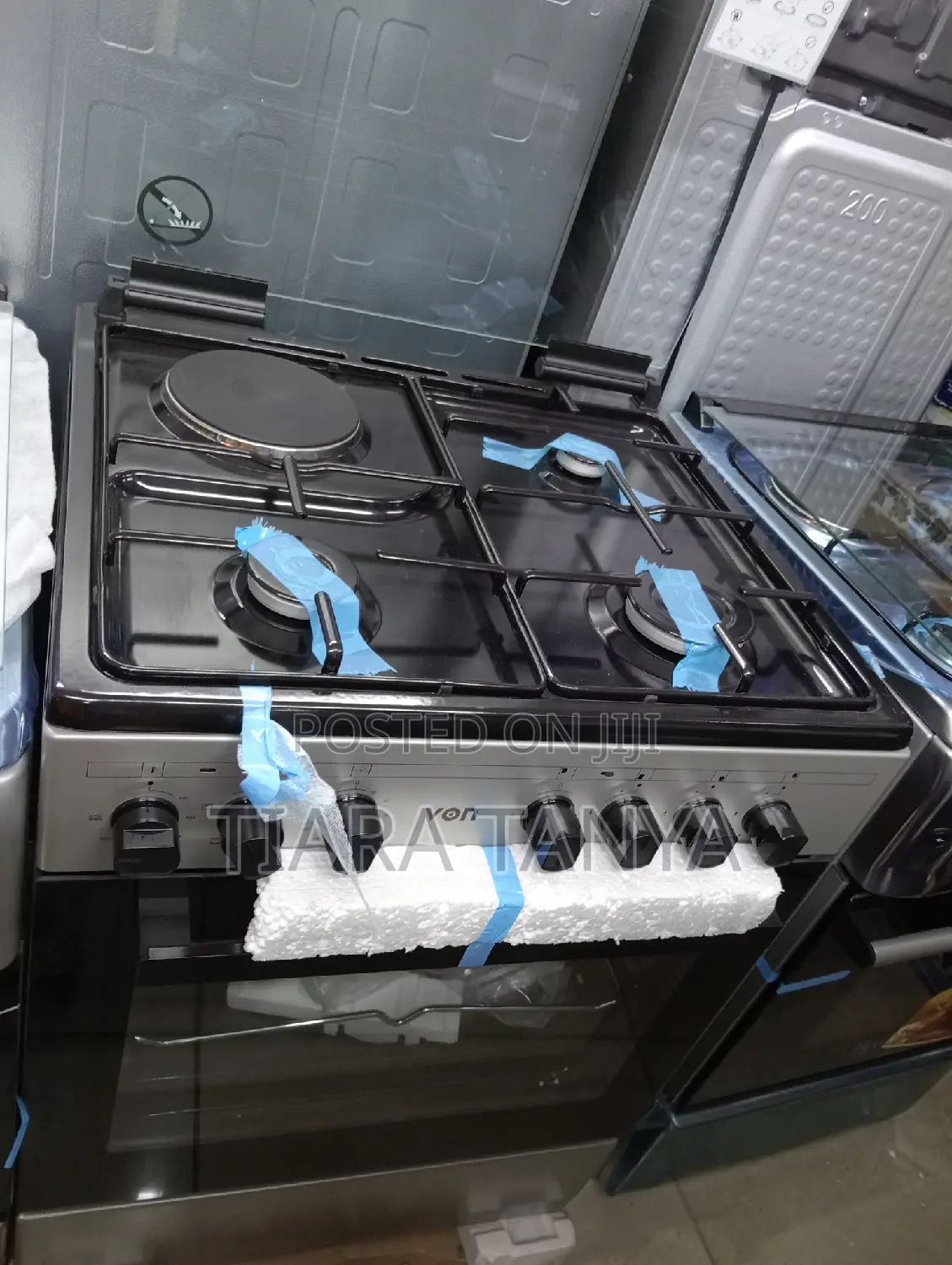 Von 60 by 60 3gas and 1 Electric Cooker
