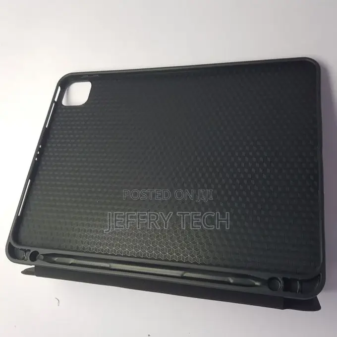 iPad 10.9 Case With a Place for the Stylus-Black