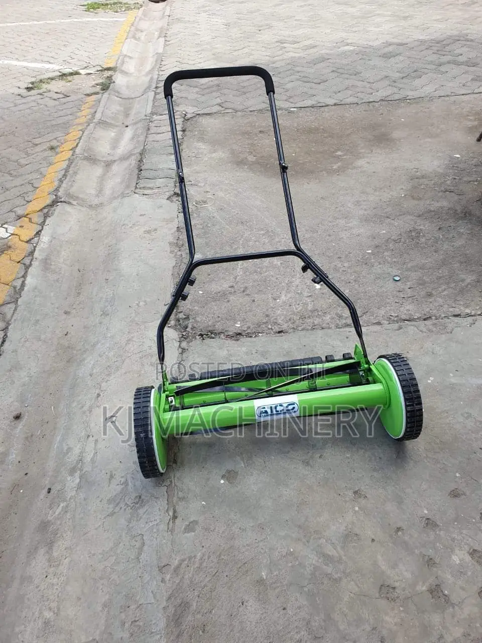 Manual Lawn Mower 18inches in Stock