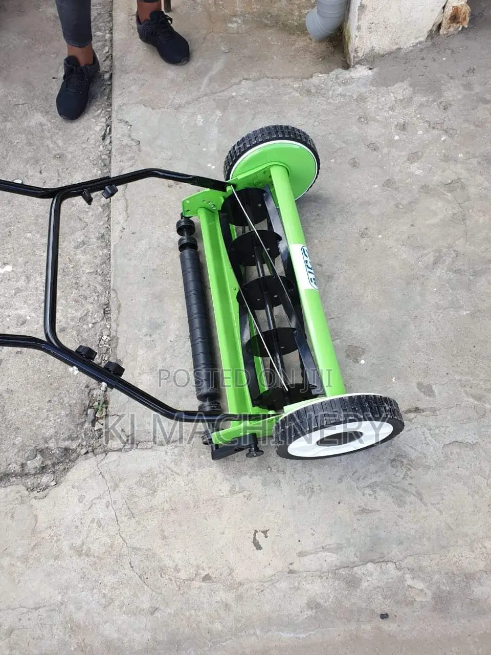 Manual Lawn Mower 18inches in Stock