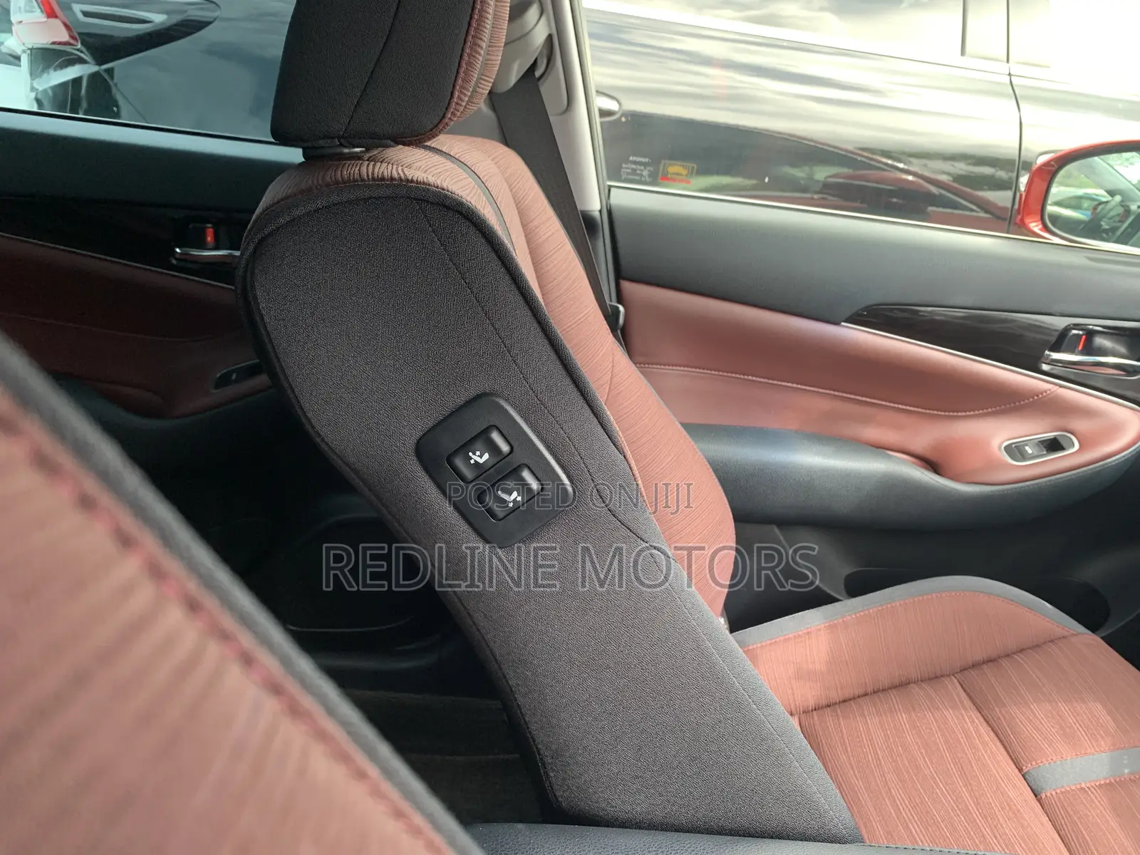 Toyota Crown 2017 Burgundy