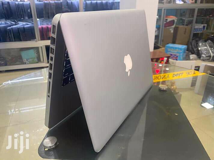 Laptop Apple MacBook Pro 4GB Intel Core i5 HDD 500GB