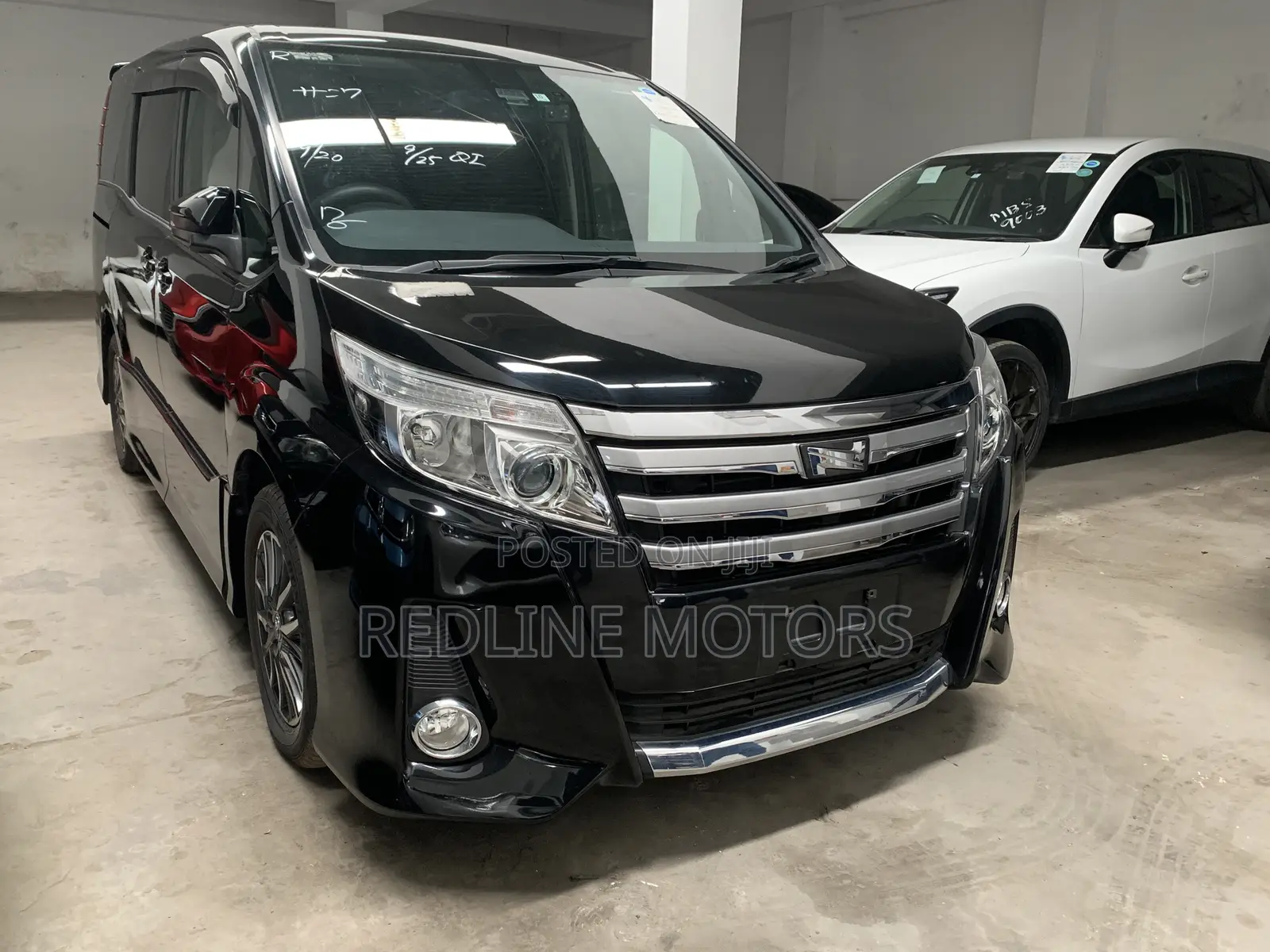 Toyota Noah 2.0 AWD (8 Seater) 2016 Black