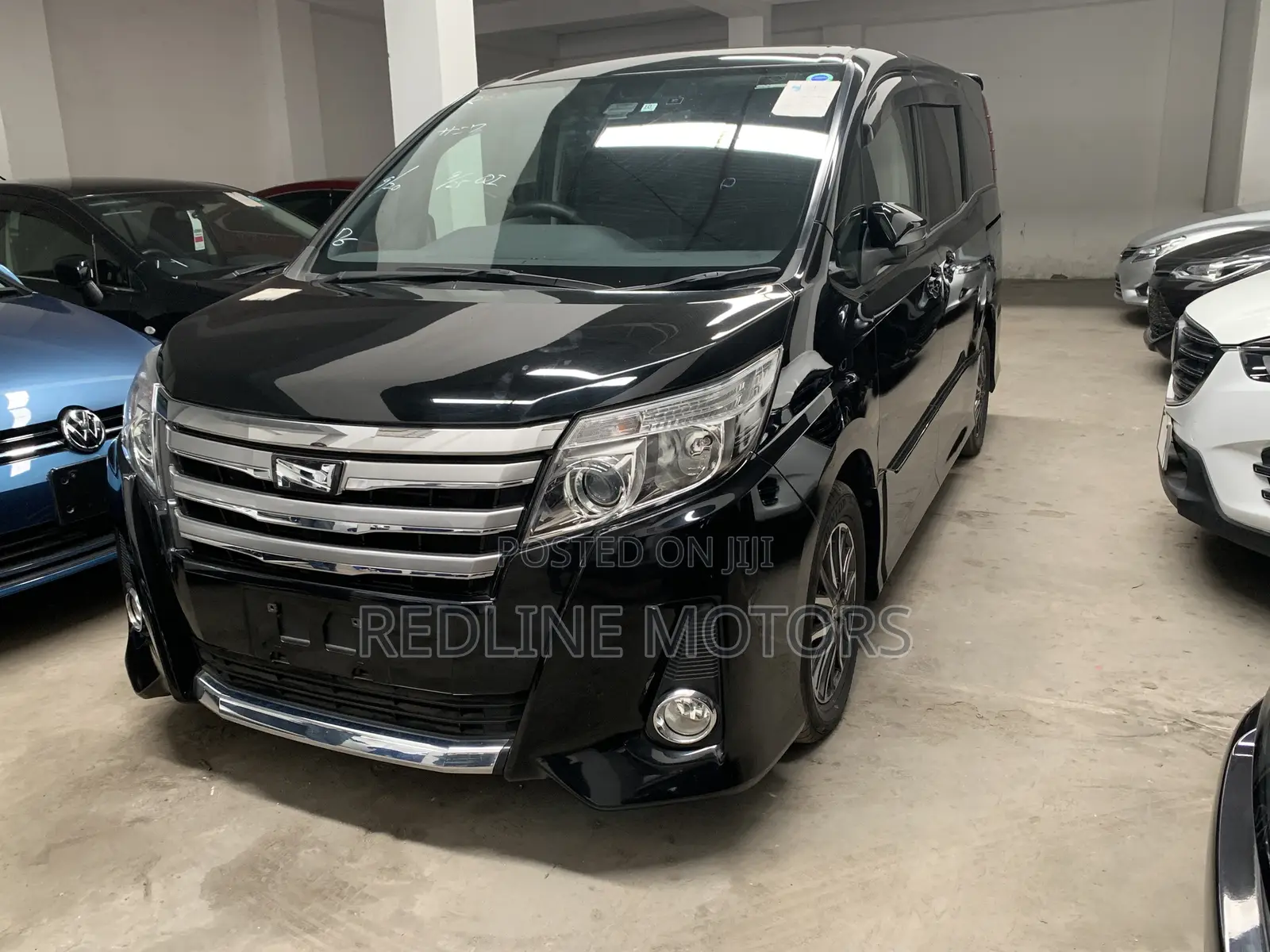 Toyota Noah 2.0 AWD (8 Seater) 2016 Black