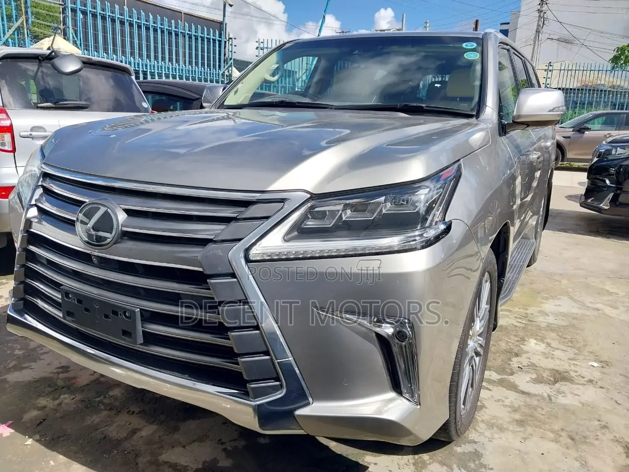Lexus LX 570 AWD 2016 Gold