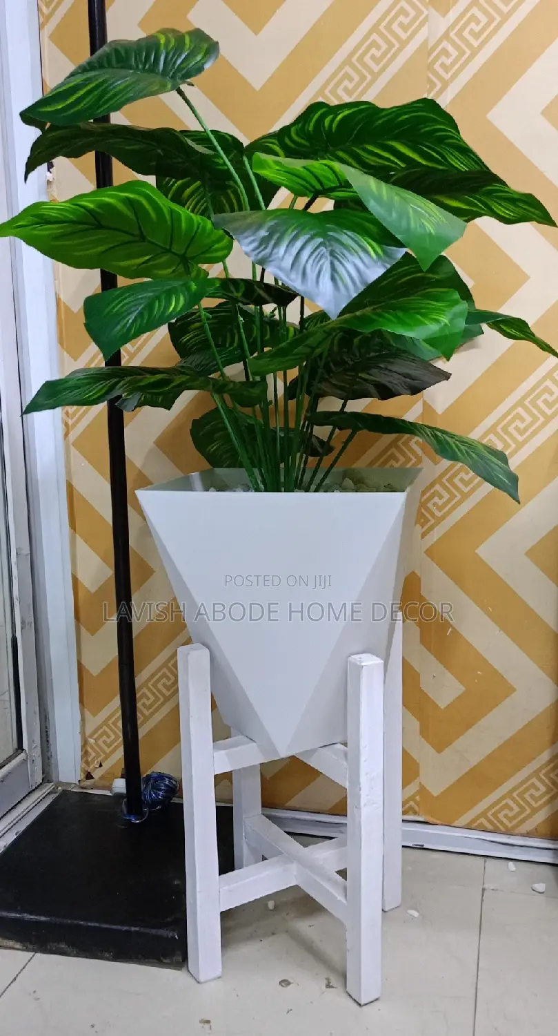 Vase Plant With Stand