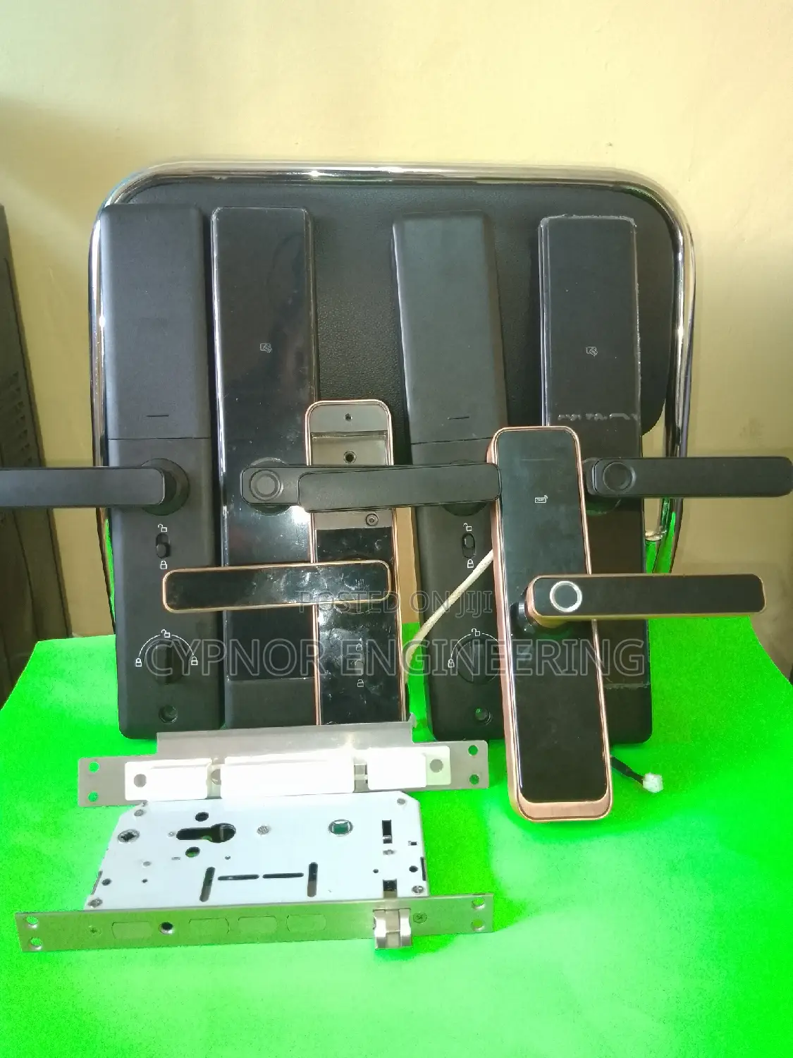 Bedroom Lock: Mechanical Keys Biometric Locks