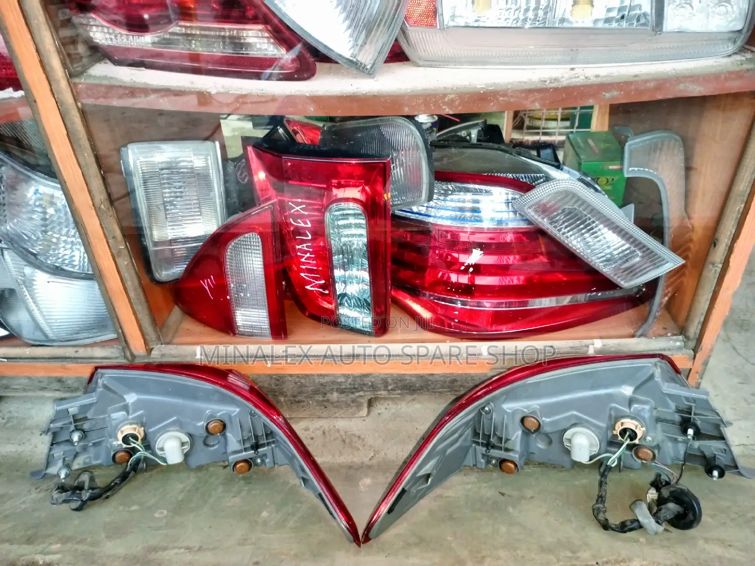 Nissan Fuga Backlights