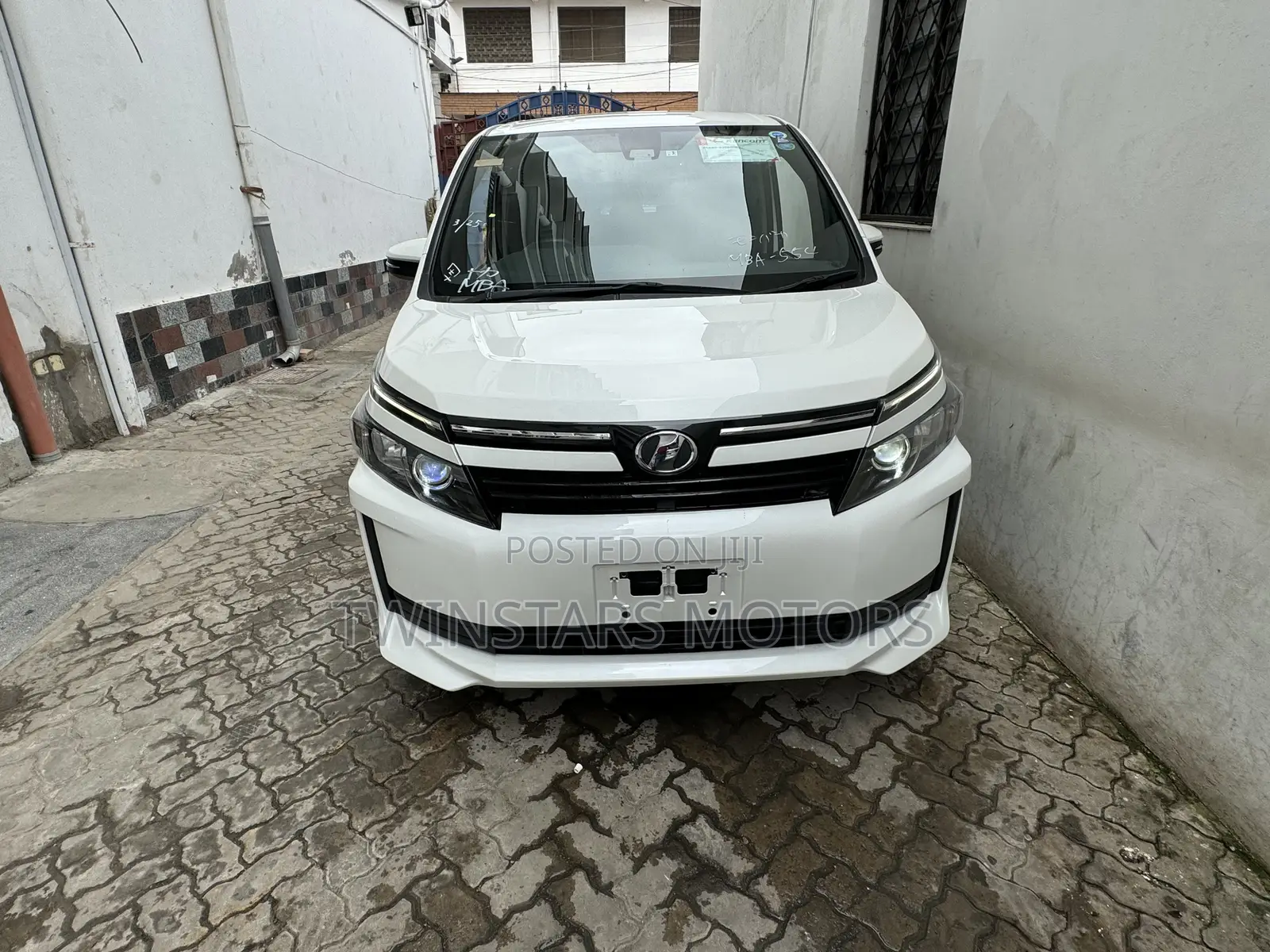 Toyota Voxy 2019 White