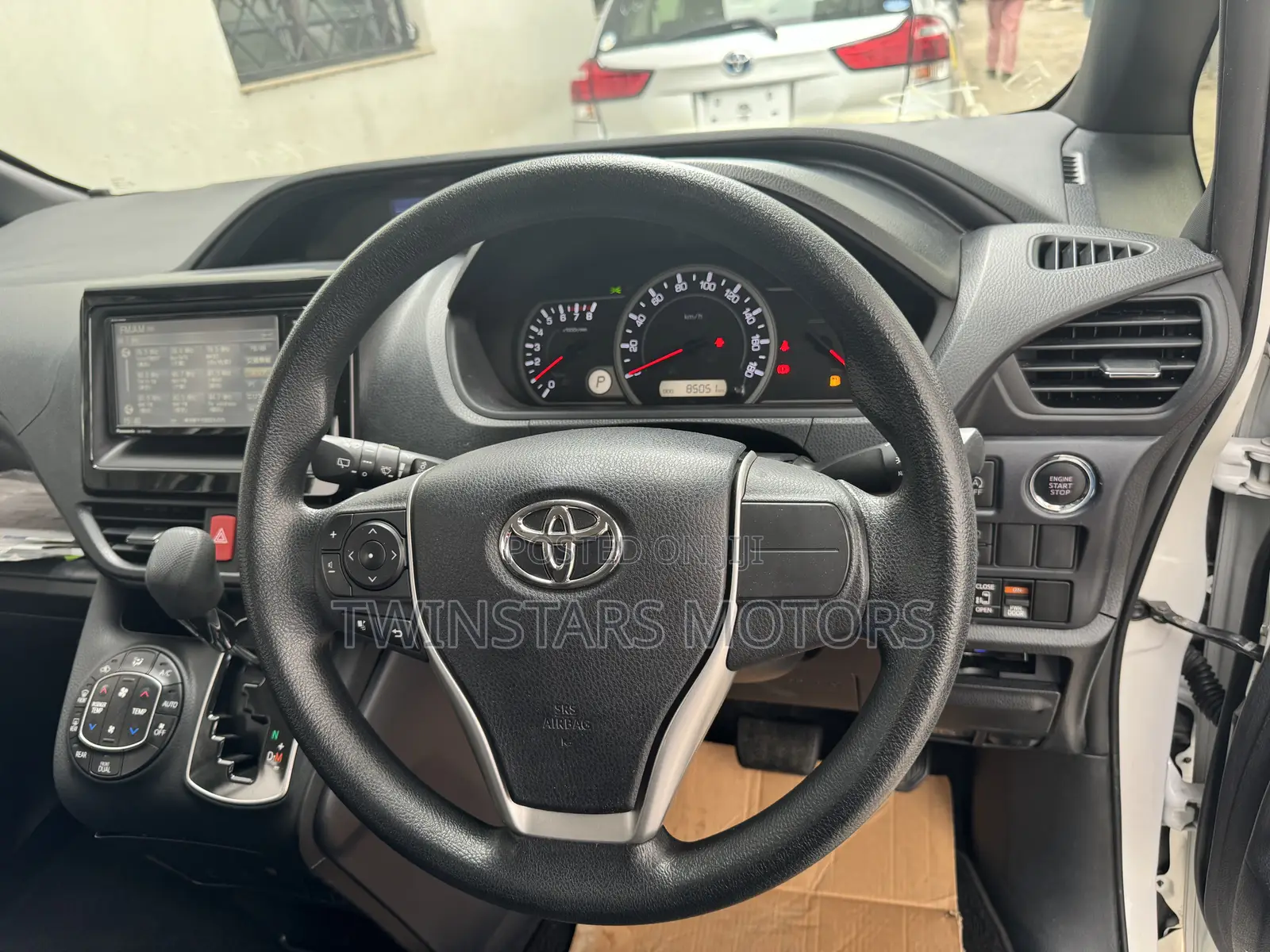 Toyota Voxy 2017 White