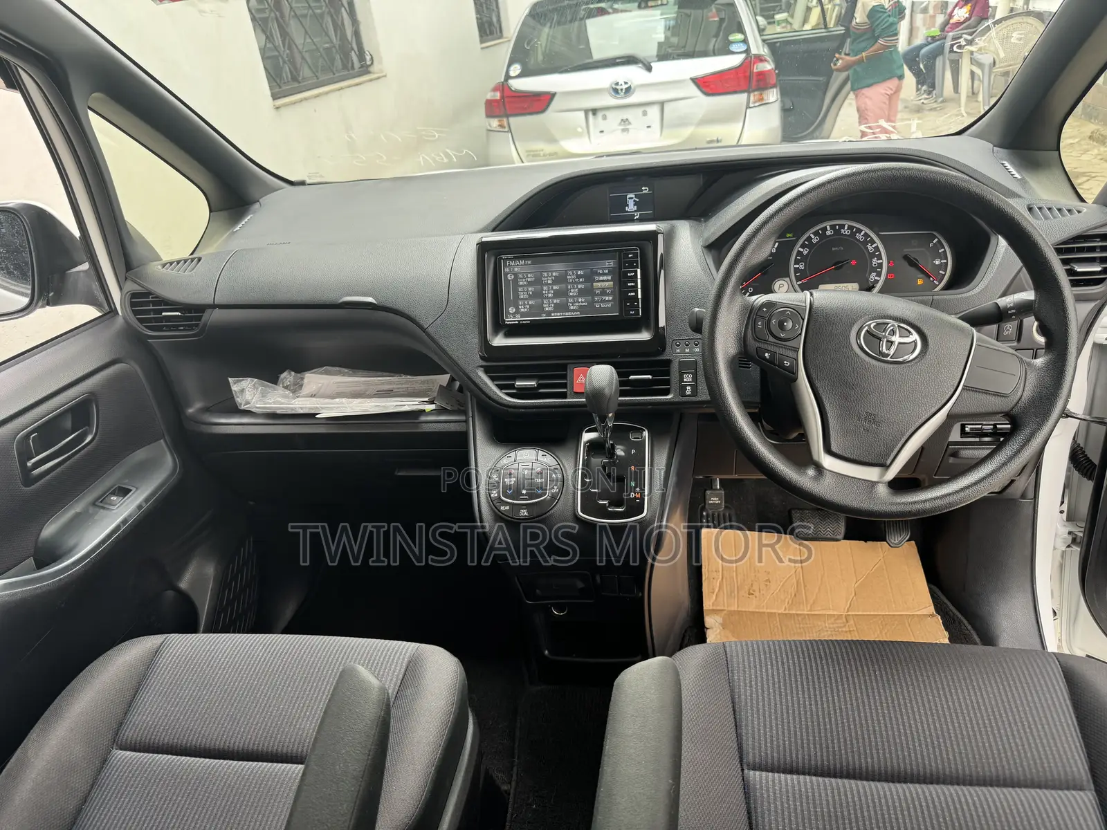 Toyota Voxy 2017 White