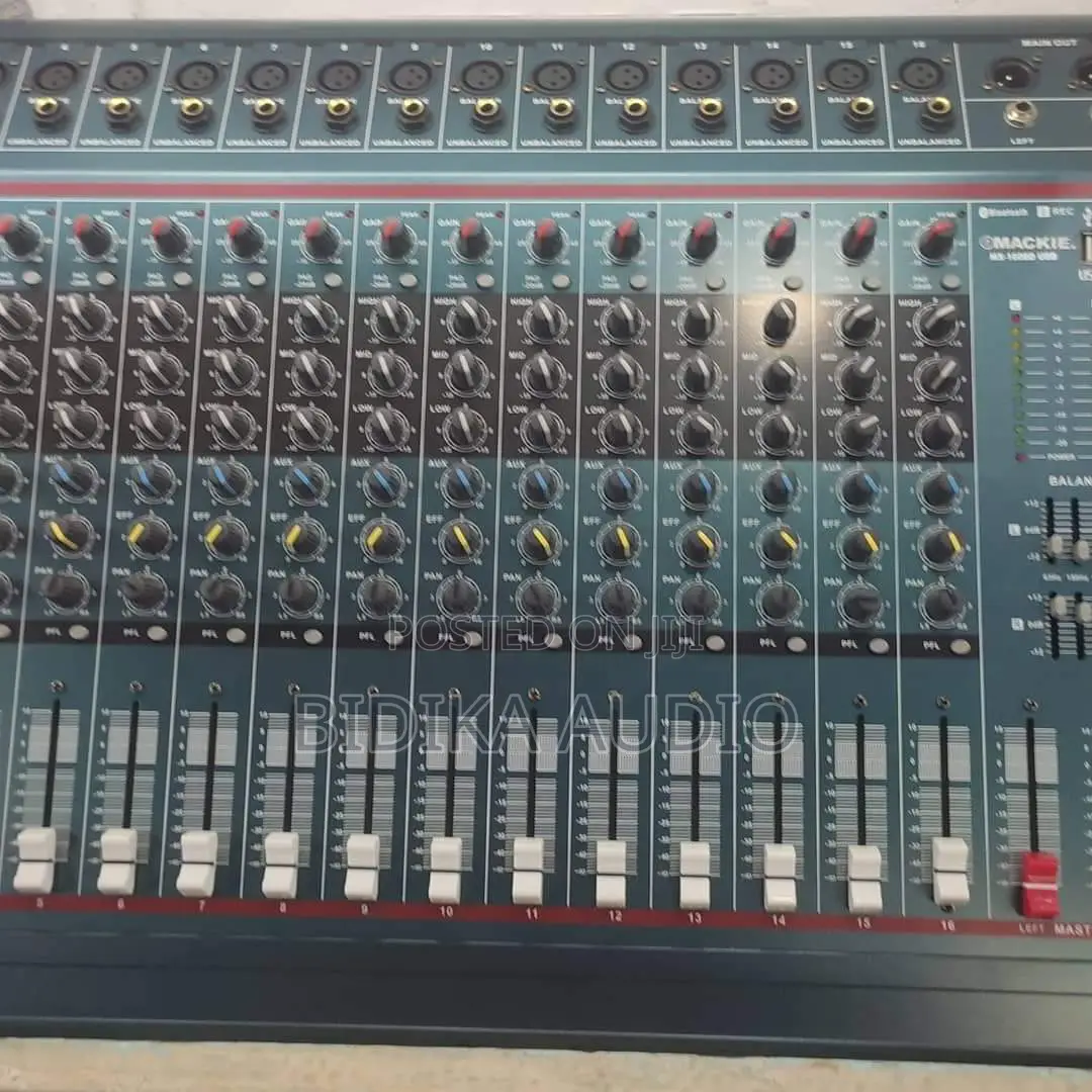 Powered Mixer 2000wats12 Channel
