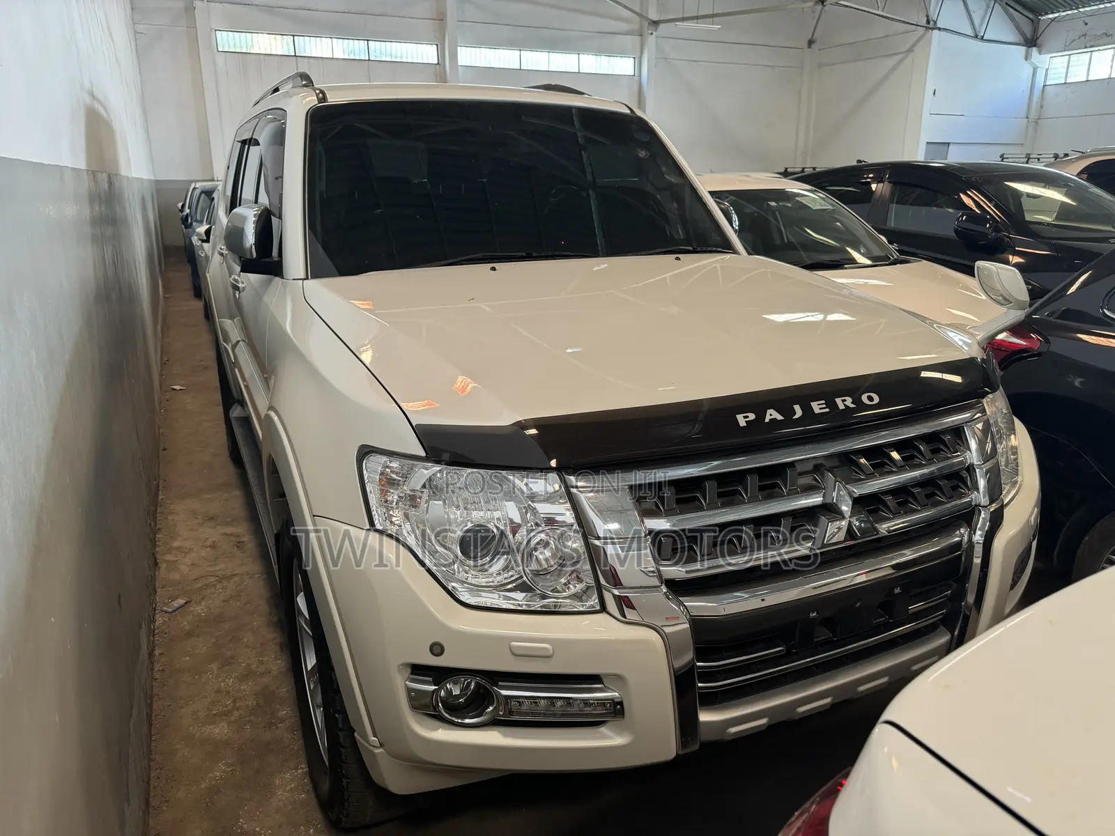 Mitsubishi Pajero Exceed 2017 Pearl
