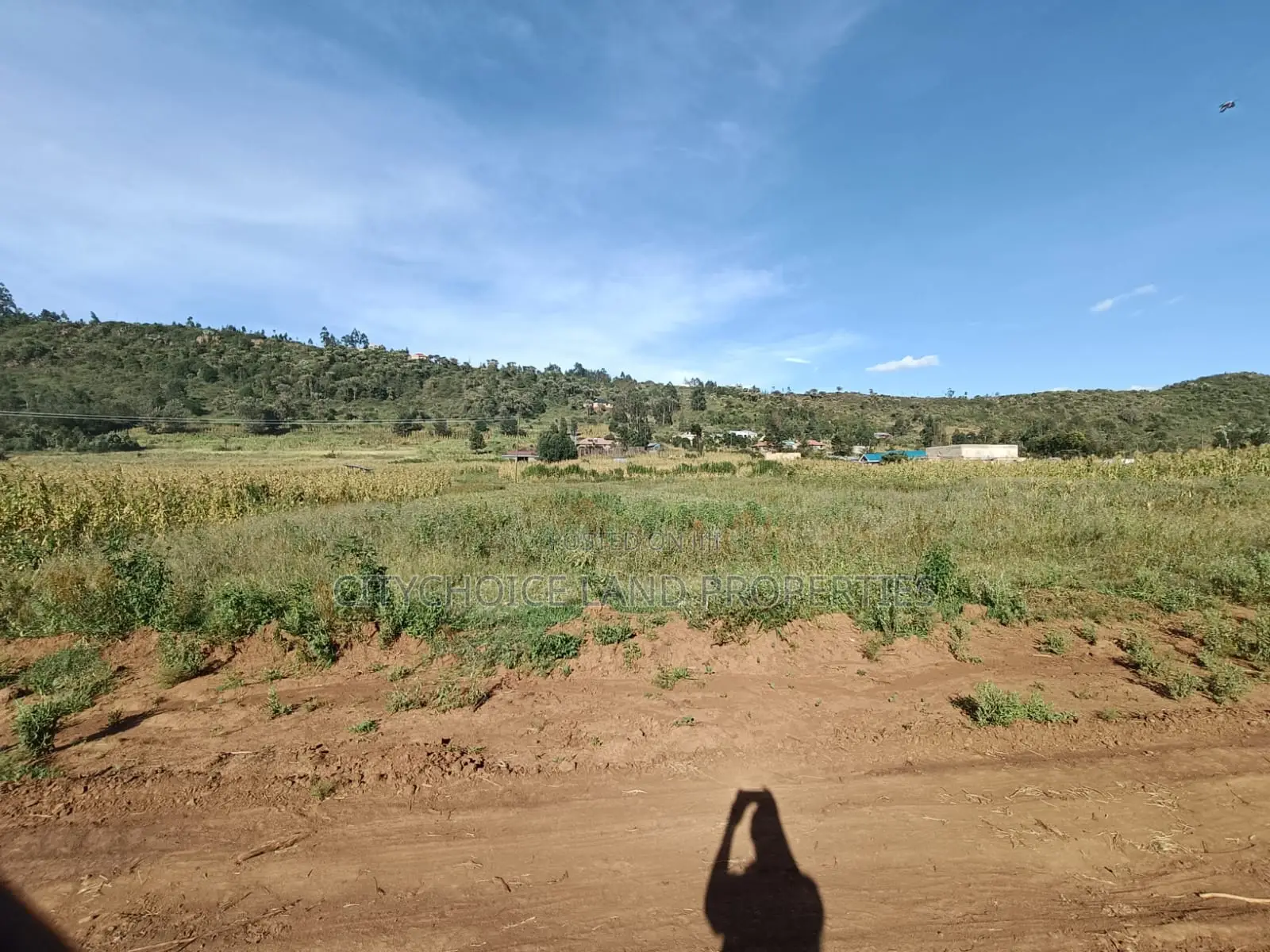 Prime 50x100 Land Available in Karai, Lusigetti