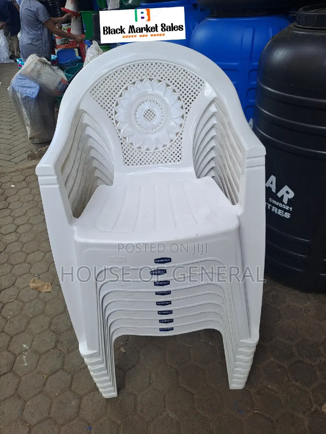 White Kenpoly Plastic Chair