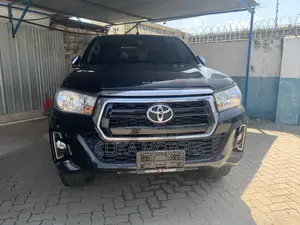 Toyota Hilux TRD Black 4x4 2017 Black