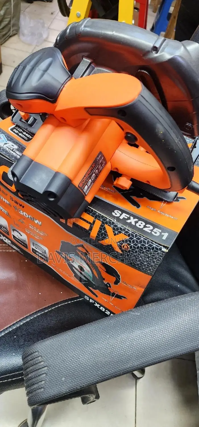 Circular Saw Machine With Free 71⁄4 Cutting Disc