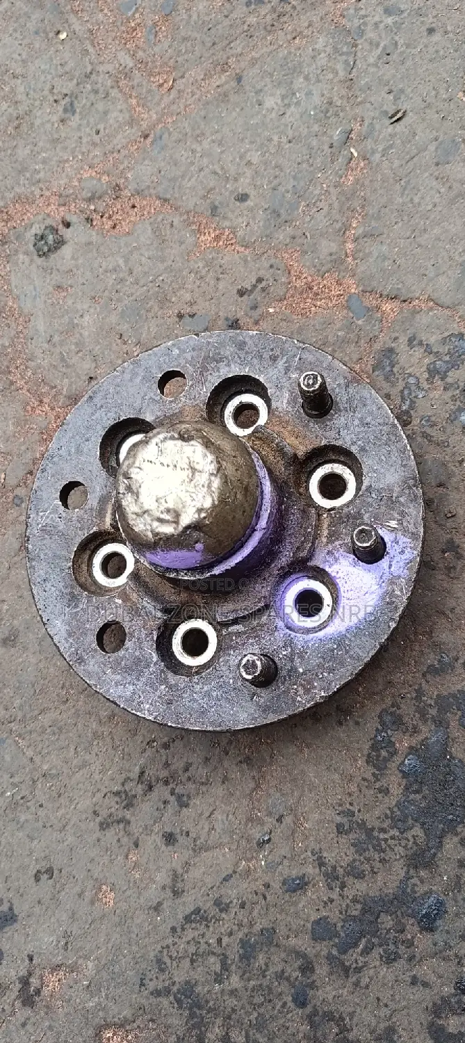 Isuzu Tava/Tougher Dmax, Front Hubs.