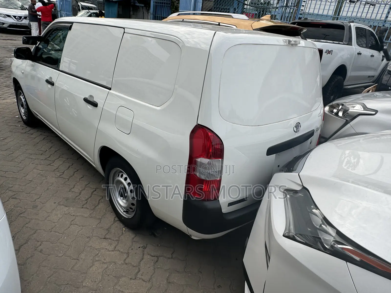 Toyota Probox 1.5 DX Comfort 2WD 2018 White