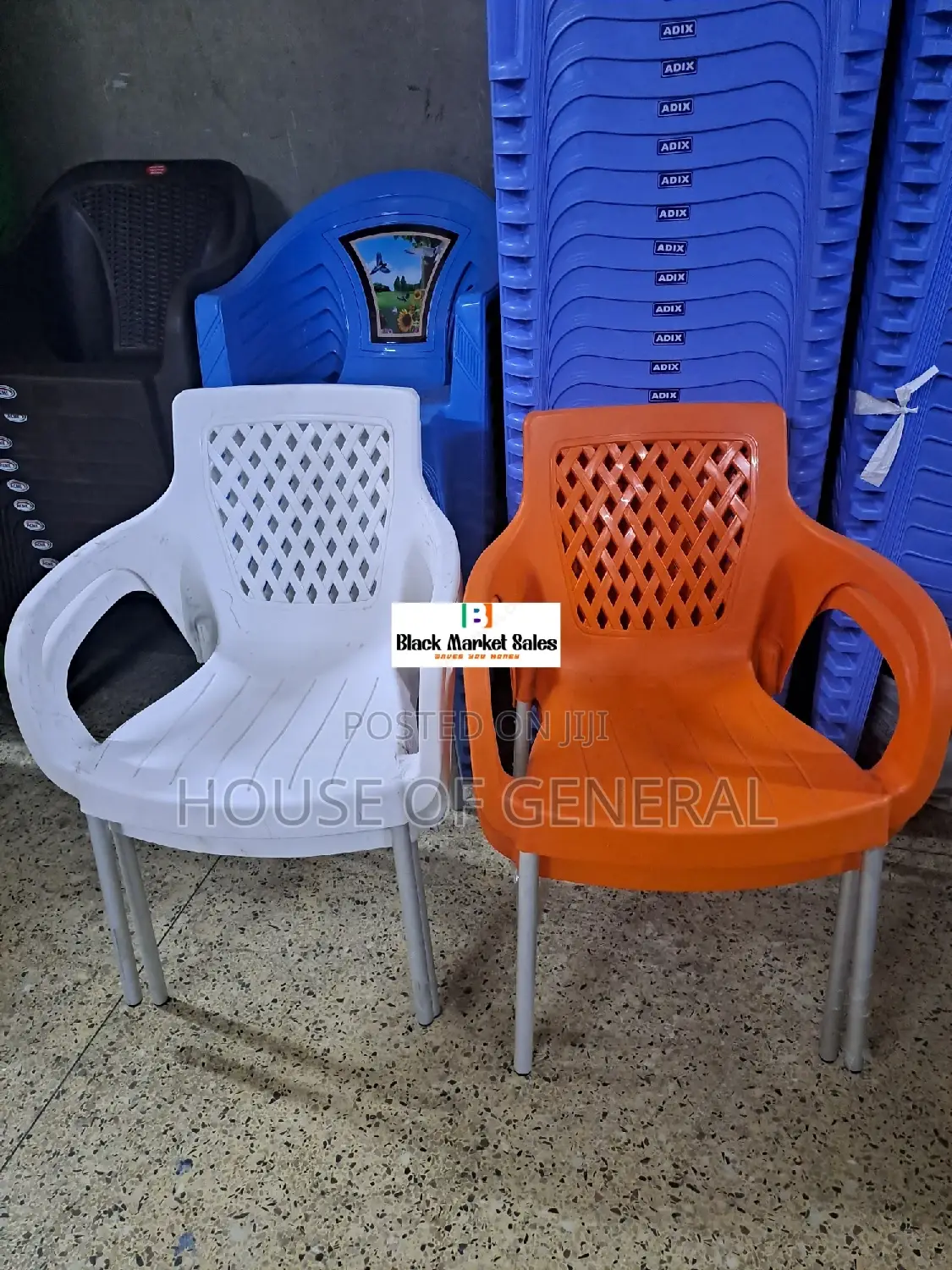 Comfortable Plastic Chair With Metal Legs