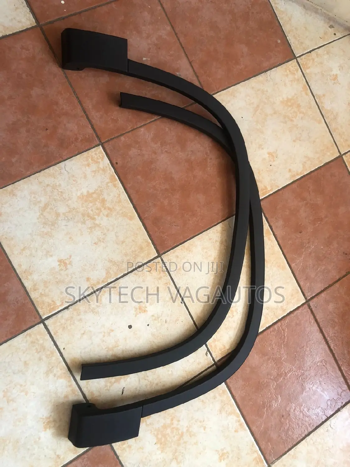 Tiguan Front Arc Moulding