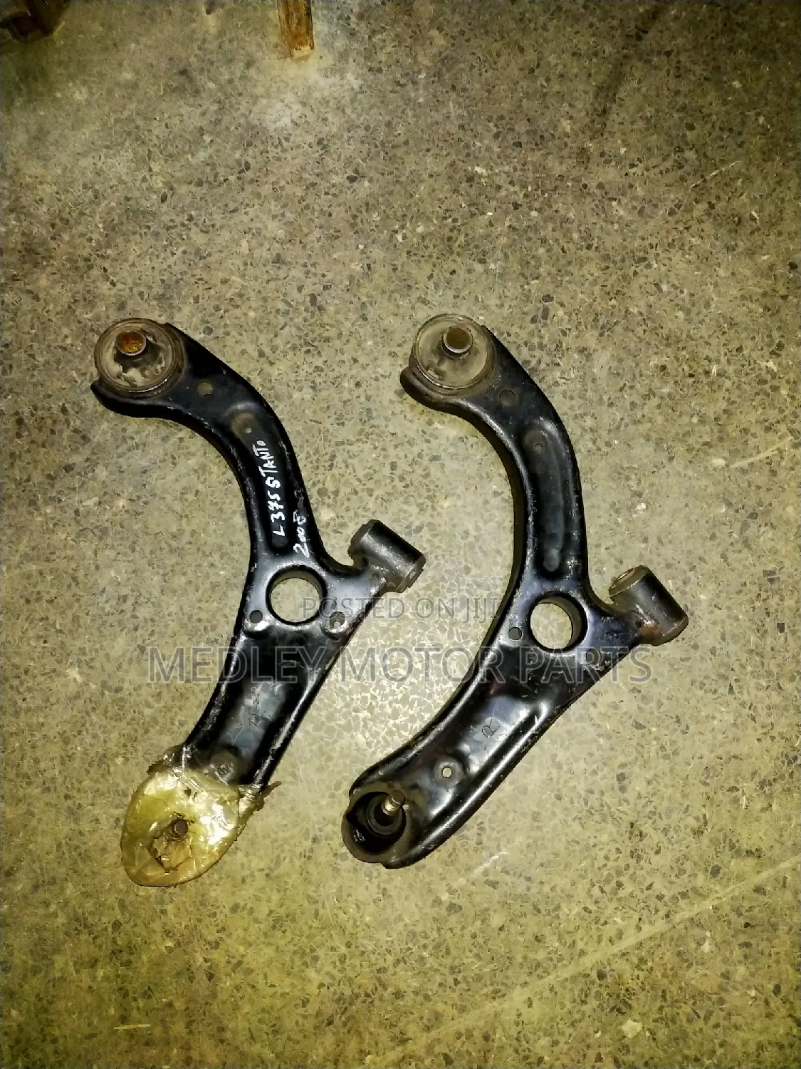 Daihatsu Mira Control Arms