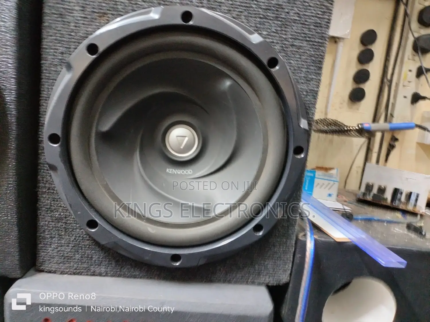 Kenwood 1000watts Sub3010 200rms .