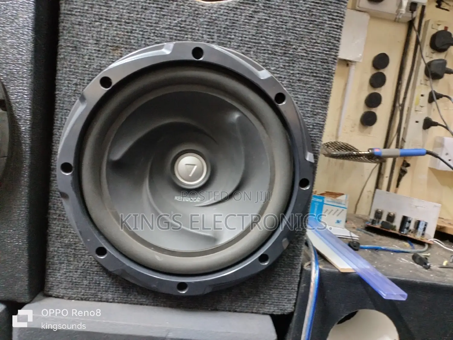 Kenwood 1000watts Sub3010 200rms .