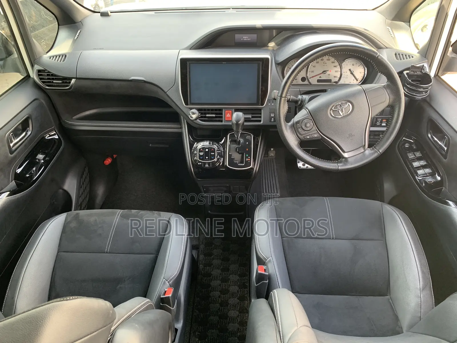 Toyota Noah 2.0 FWD (6 Seater) 2017 White