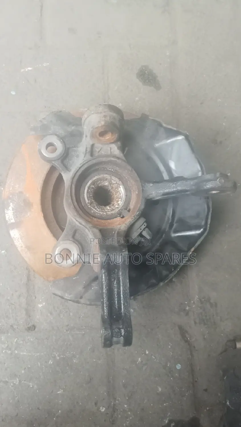 Daihatsu Move Front Hub