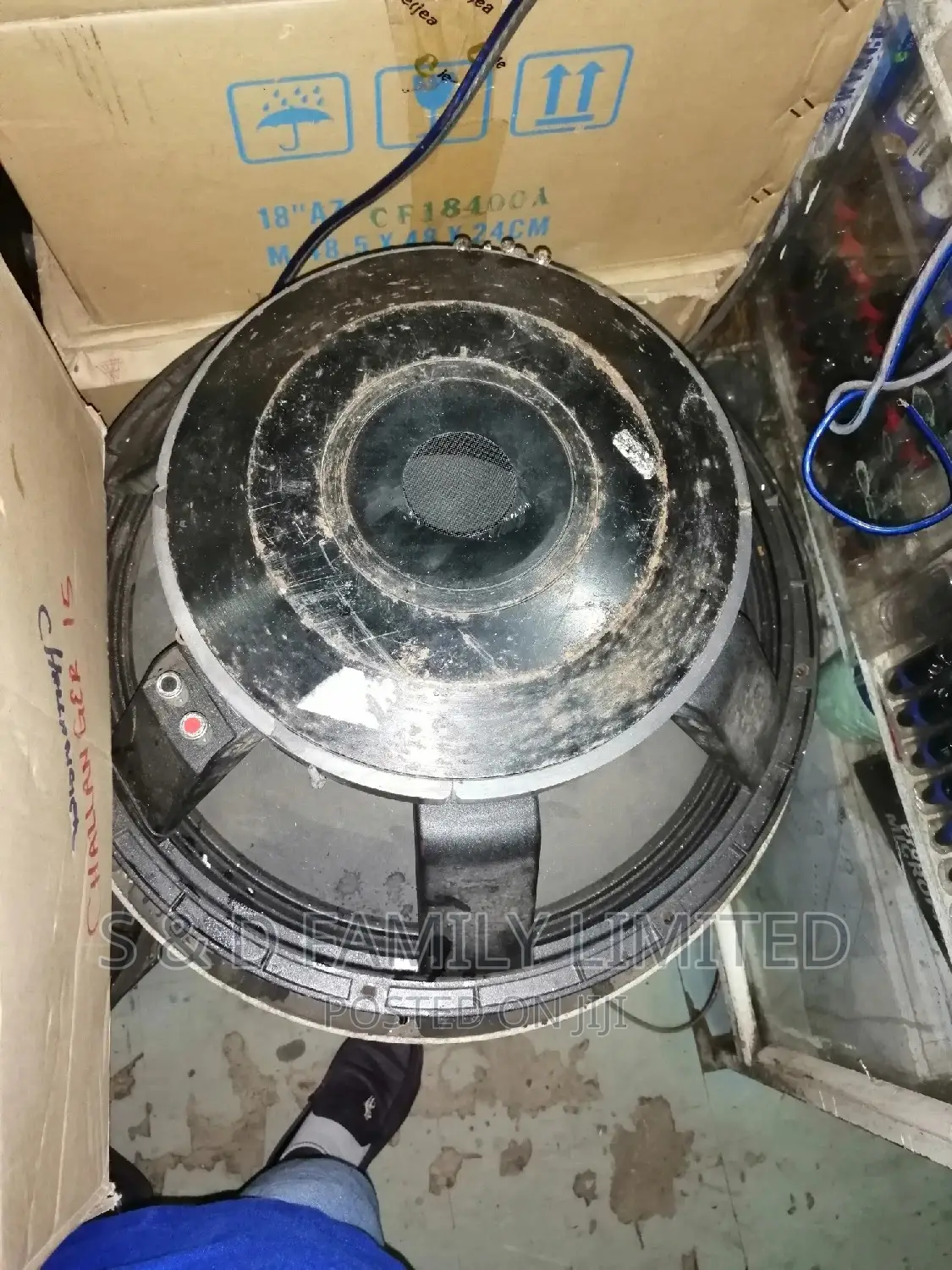 EX-UK Naked Speakers 18 Inch