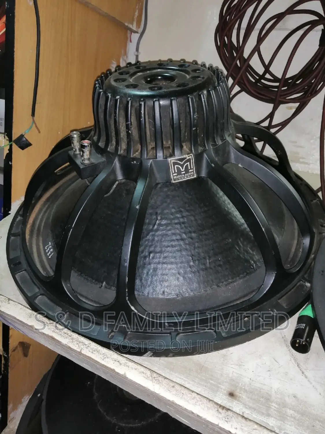 EX-UK Naked Speakers 18 Inch