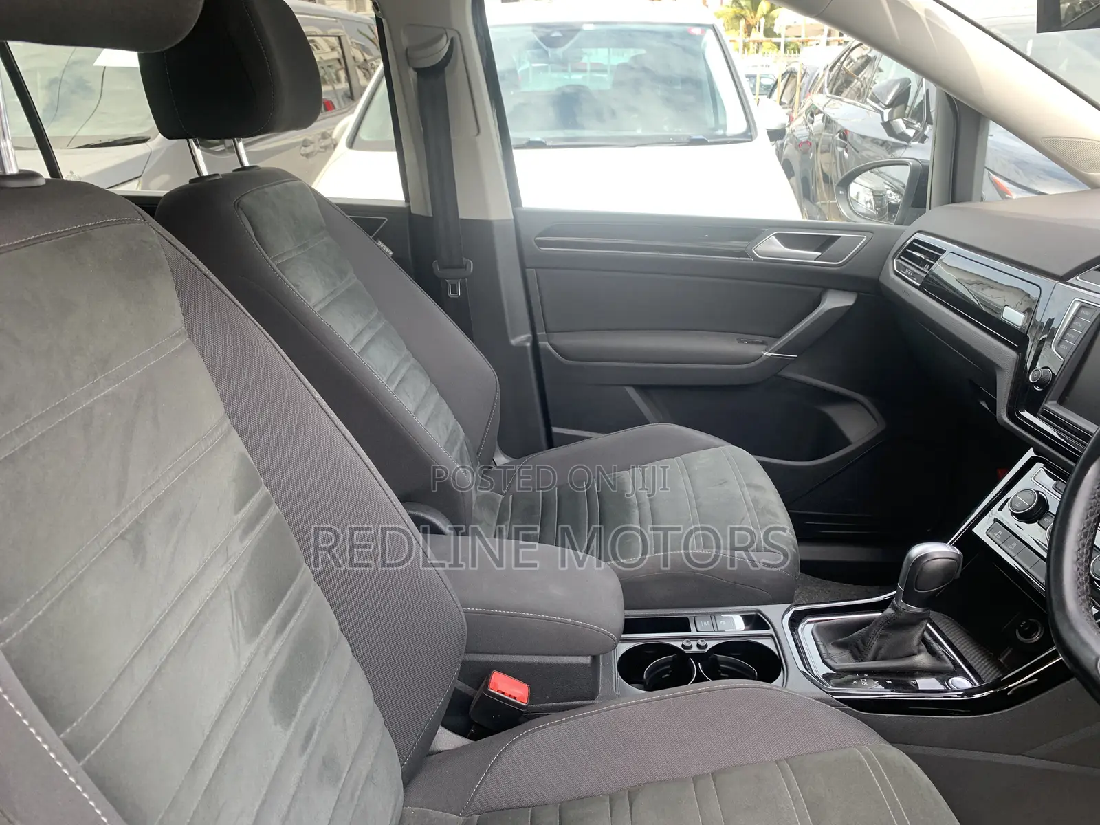 Volkswagen Touran 2016 Black