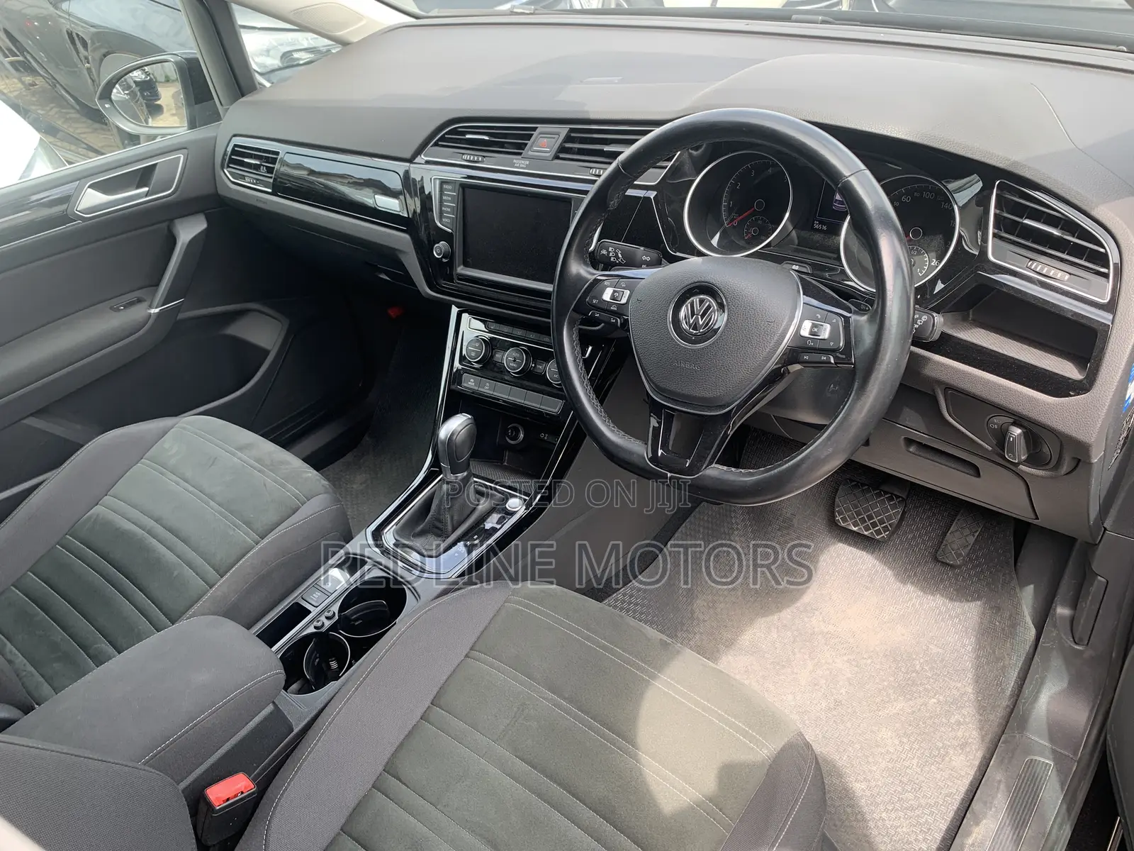 Volkswagen Touran 2016 Black